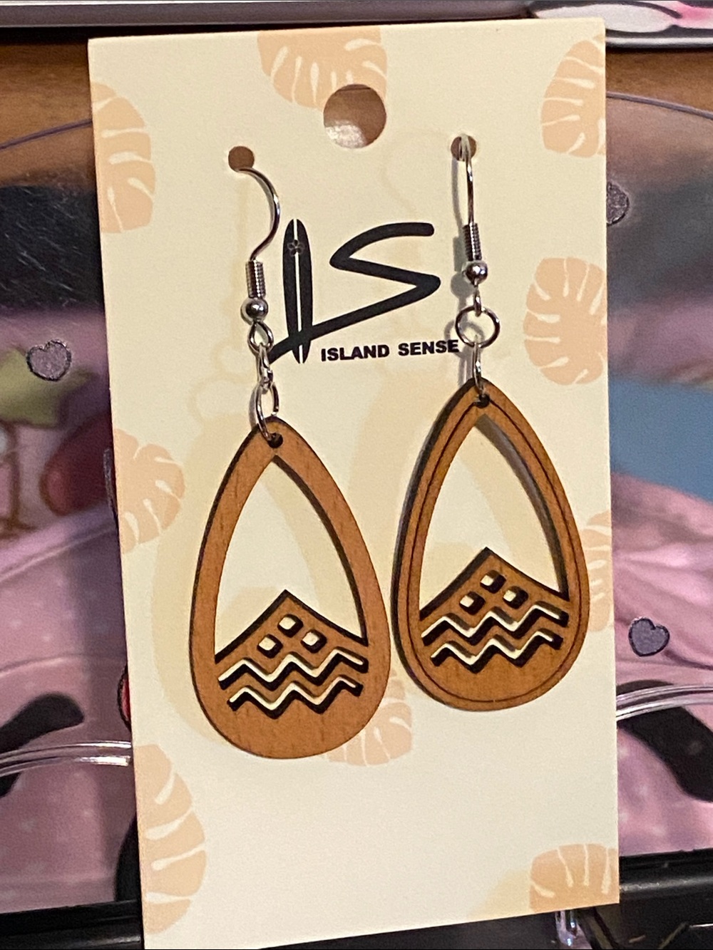 NWT Island Sense Wooden Teardrop Earrings with island and ocean design 🤎🖤